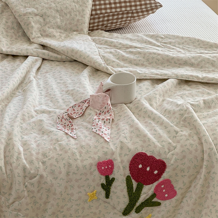 91家纺网 家纺一手货源 找家纺 洋铭区（原狠狠爱） 2024新款双层纱毛巾绣夏被 花花语