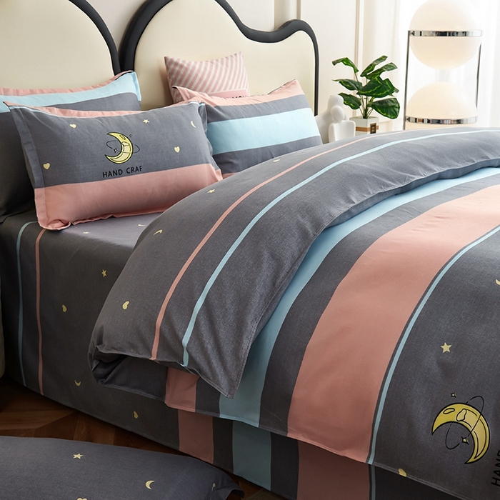 91家纺网 家纺一手货源 找家纺 鑫缘2025直播爆款印花植物羊绒加厚磨毛四件套1.2米学生三件套 环球之旅