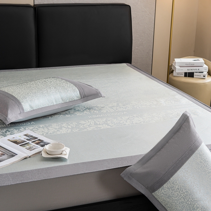 91家纺网 家纺一手货源 找家纺 爱宝被业 2025新款法式冰丝提花刺绣凉席 花漾 床笠款