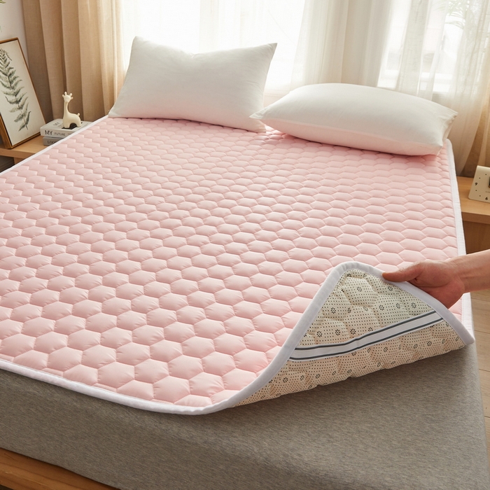 91家纺网 家纺一手货源 找家纺 祁恋婷家居 2024新款全棉夹棉羽丝棉床褥垫 全棉护垫-元气粉