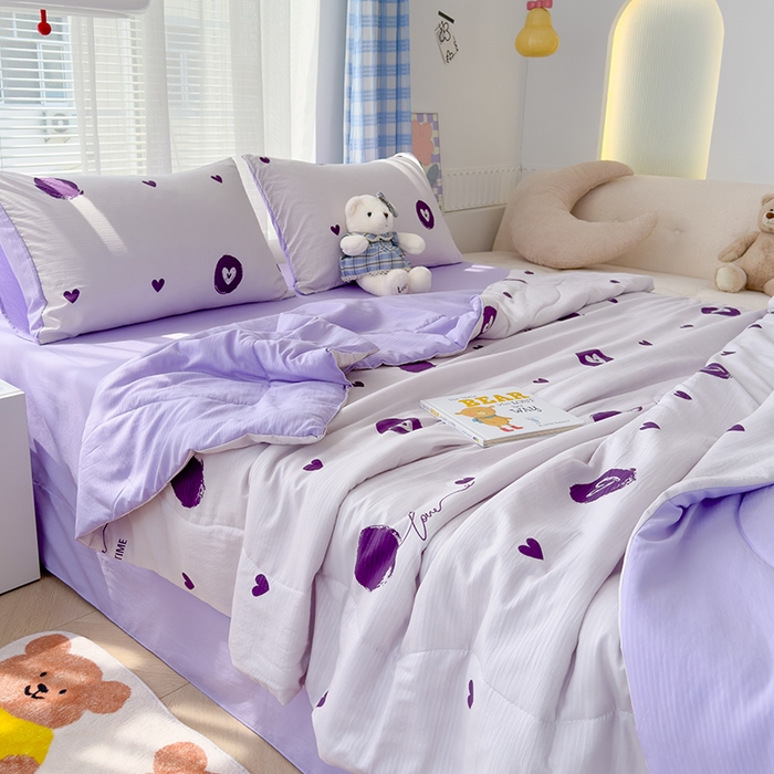 91家纺网 家纺一手货源 找家纺 慕尚家纺 2025新款亲肤泡泡棉卡通印花夏被单品夏被四件套 怦然心动