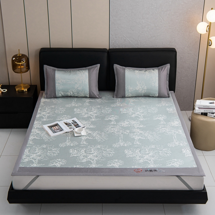 91家纺网 家纺一手货源 找家纺 爱宝被业 2025新款法式冰丝提花刺绣凉席 密林 床单款