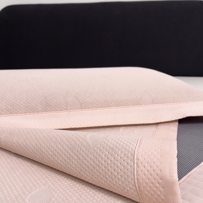 91家纺网 家纺一手货源 找家纺 凉百百 2024新款冰豆豆爱心款凉席冰丝凉席可折叠设计量大价优 爱心款-粉