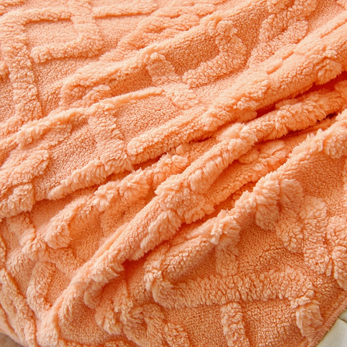 91家纺网 家纺一手货源 找家纺 （总）启博家纺 2024新款提花绒毛毛虫沙发套