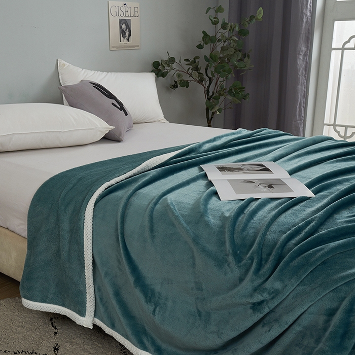 91家纺网 家纺一手货源 找家纺 馨米莱家纺 2024新款牛奶绒盖毯 橄榄绿