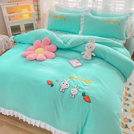 91家纺网 家纺一手货源 找家纺 秋艳家纺 2024新款韩式花边毛巾绣四件套 萝卜兔-蓝