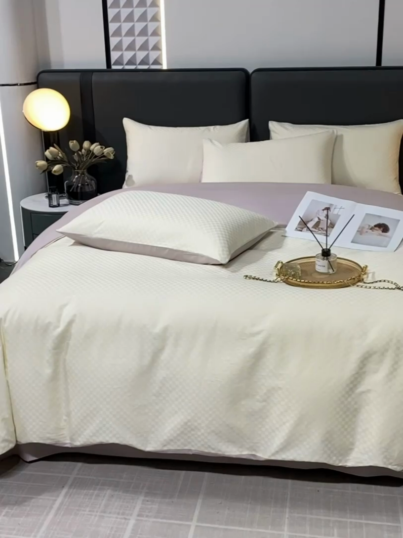 91家纺网 家纺一手货源 找家纺 金鑫汇 2024新款提花小方格全棉套件单品系列-四件套 奶昔白+淡紫