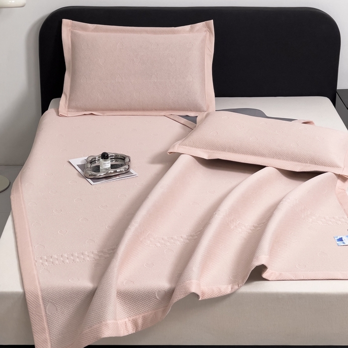 91家纺网 家纺一手货源 找家纺 凉百百 2024新款冰豆豆爱心款凉席冰丝凉席可折叠设计量大价优 爱心款-粉