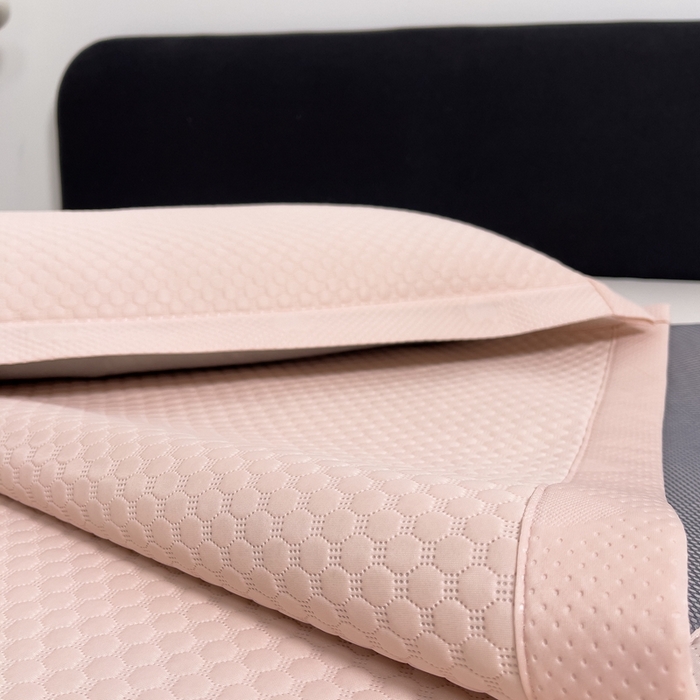 91家纺网 家纺一手货源 找家纺 凉百百 2024新款冰豆豆大豆款凉席冰丝席可折叠收纳直播优选 大豆款-粉