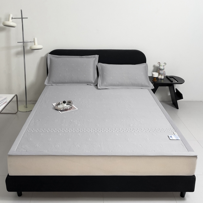 91家纺网 家纺一手货源 找家纺 凉百百 2024新款冰豆豆爱心款凉席冰丝凉席可折叠设计量大价优 爱心款-灰