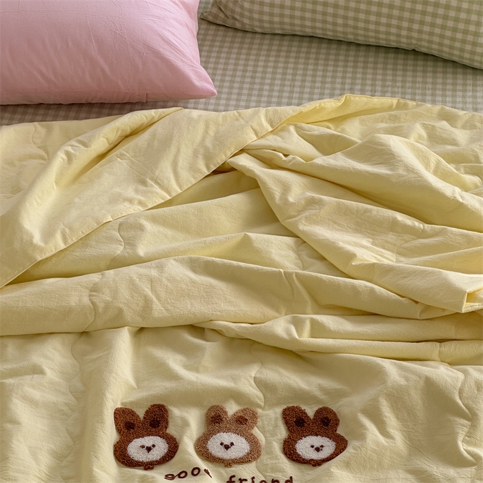 91家纺网 家纺一手货源 找家纺 洋铭区（原狠狠爱） 2024新款毛巾绣水洗棉夏被四件套 兔兔宝贝