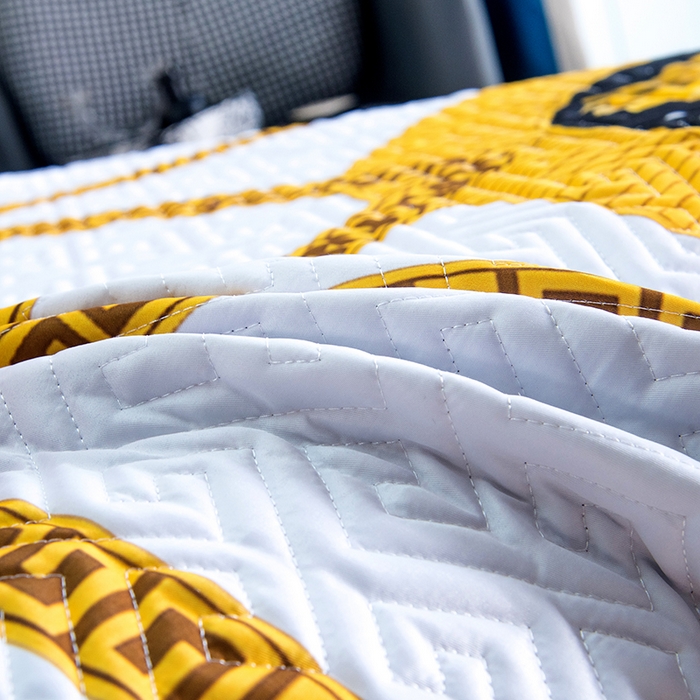 91家纺网 家纺一手货源 找家纺 爵仕家纺 2025新款凉感真丝床盖三件套 女皇