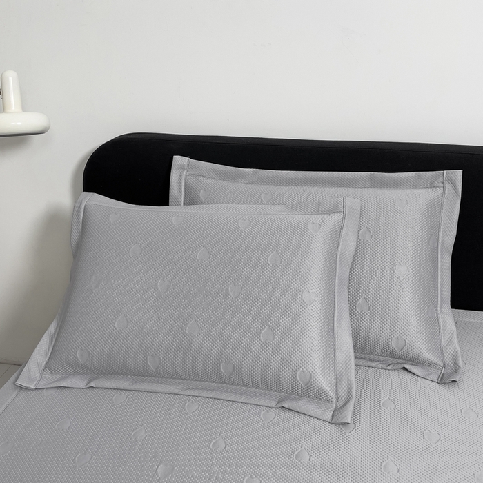 91家纺网 家纺一手货源 找家纺 凉百百 2024新款冰豆豆爱心款凉席冰丝凉席可折叠设计量大价优 爱心款-灰