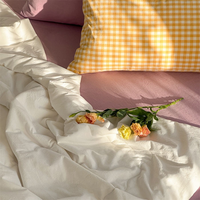 91家纺网 家纺一手货源 找家纺 洋铭区（原狠狠爱） 2024新款毛巾绣水洗棉夏被四件套 樱桃甜甜