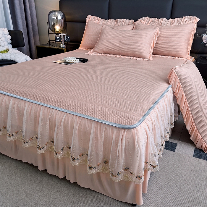 91家纺网 家纺一手货源 找家纺 恒爱家纺 2024新款倾国倾城系列冰豆豆凉感床裙款 豆沙