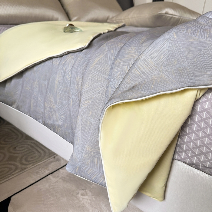 91家纺网 家纺一手货源 找家纺 小芽 2024新款凉感丝夏被 维亚