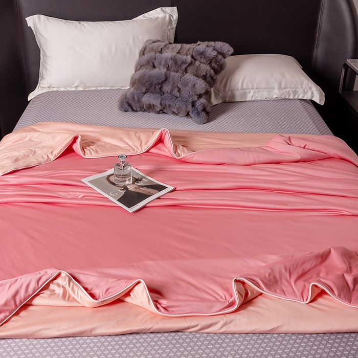 91家纺网 家纺一手货源 找家纺 小芽 2024新款凉感丝夏被 玫红+玉色