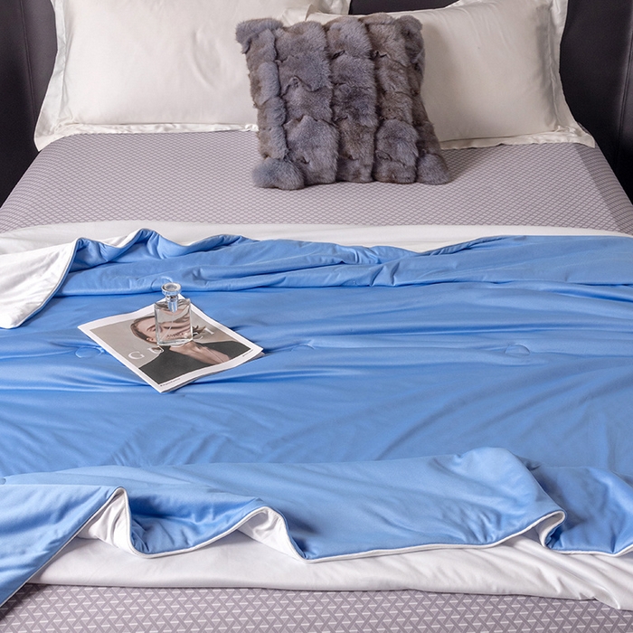 91家纺网 家纺一手货源 找家纺 小芽 2024新款凉感丝夏被 蓝+白
