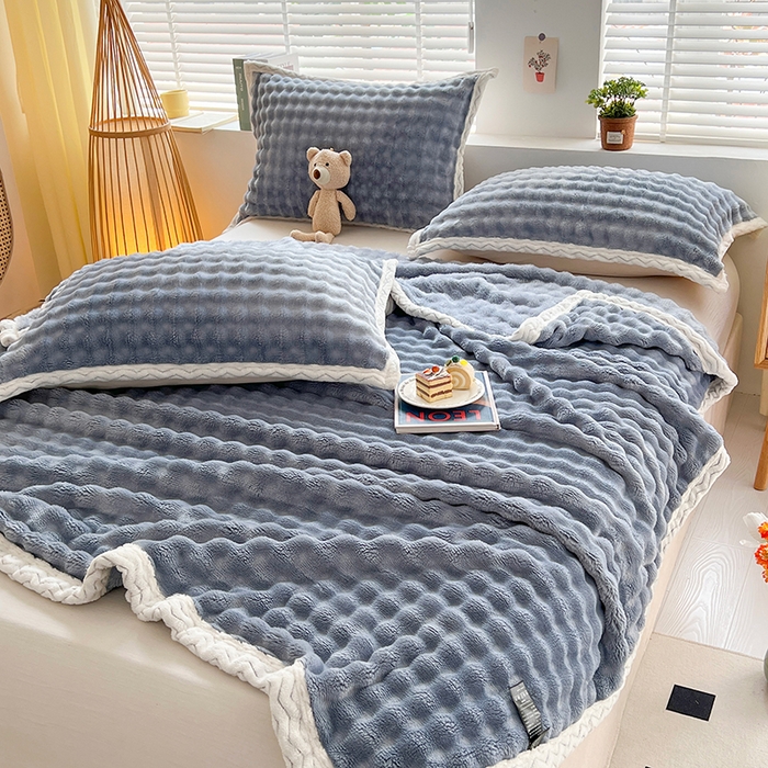 91家纺网 家纺一手货源 找家纺 芸锦豪 2024新款仿兔毛泡泡绒毛毯-包边款毛毯 湖蓝-包边款