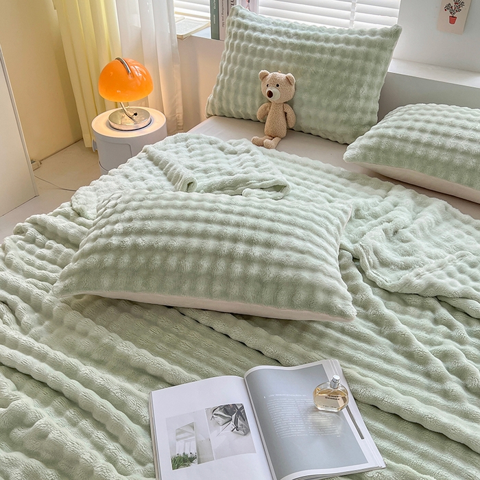 91家纺网 家纺一手货源 找家纺 芸锦豪 2024新款仿兔毛泡泡绒毛毯-卷边款毛毯 茶绿-卷边