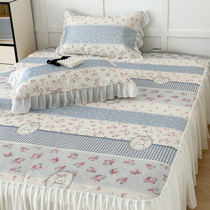 91家纺网 家纺一手货源 找家纺 昔可家纺 2024新款A类900D仙仙雪纺床裙冰丝席 蕾丝草莓兔