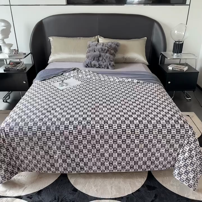 91家纺网 家纺一手货源 找家纺 小芽 2024新款凉感丝夏被 比德