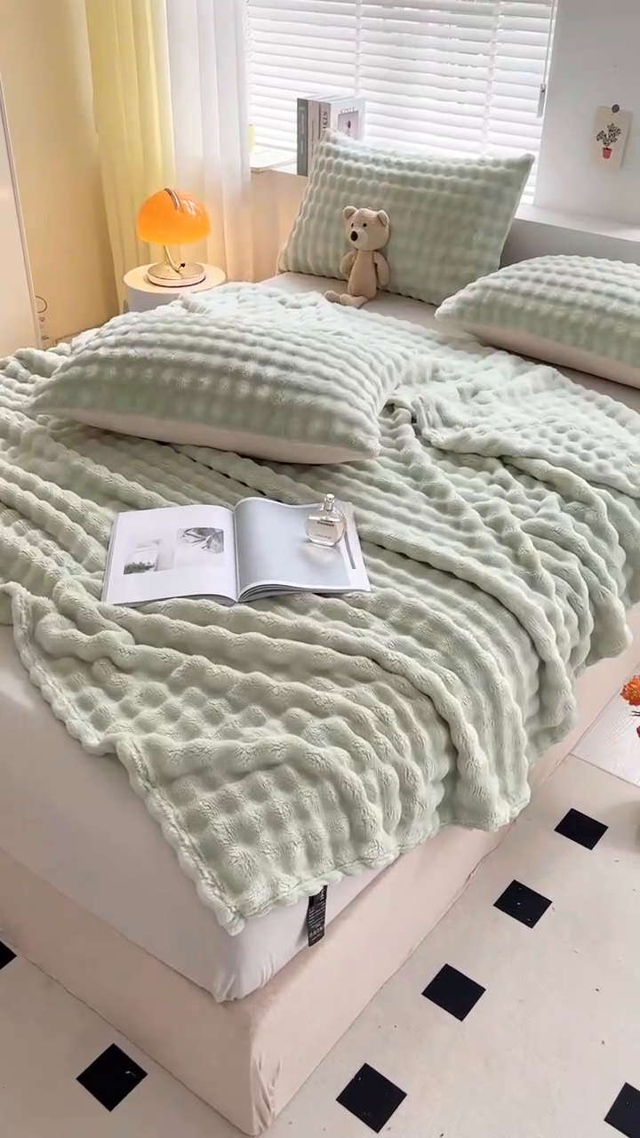 91家纺网 家纺一手货源 找家纺 芸锦豪 2024新款仿兔毛泡泡绒毛毯-卷边款毛毯 茶绿-卷边