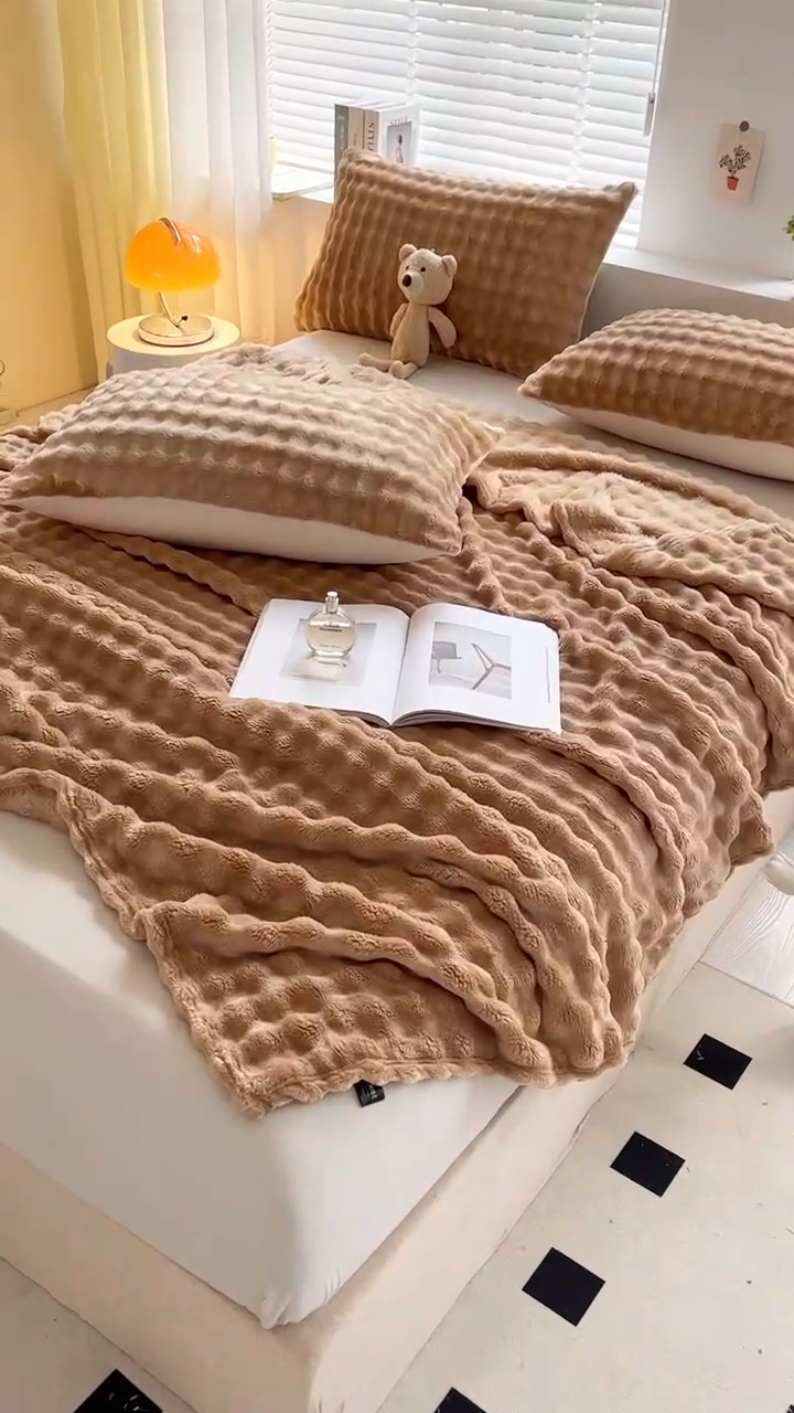 91家纺网 家纺一手货源 找家纺 芸锦豪 2024新款仿兔毛泡泡绒毛毯-卷边款毛毯 咖色-卷边