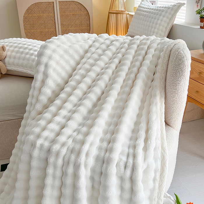 91家纺网 家纺一手货源 找家纺 芸锦豪 2024新款仿兔毛泡泡绒毛毯-包边款毛毯 米白-包边款