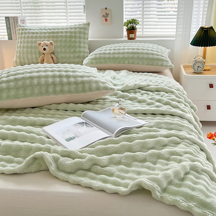 91家纺网 家纺一手货源 找家纺 芸锦豪 2024新款仿兔毛泡泡绒毛毯-卷边款毛毯 茶绿-卷边