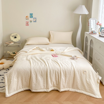 91家纺网 家纺一手货源 找家纺 一加一 2025新款A类水洗棉泡泡格大豆纤维夏被 泡泡格-奶白