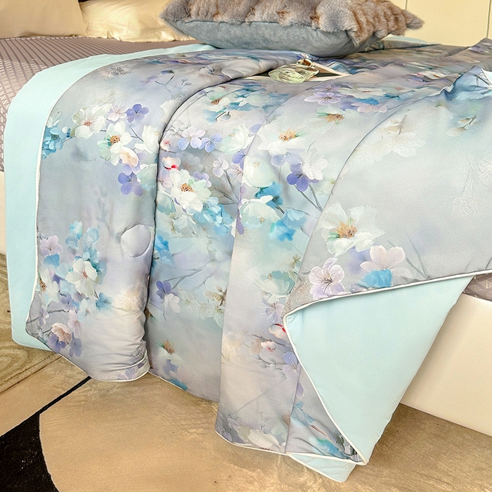 91家纺网 家纺一手货源 找家纺 小芽 2024新款凉感丝夏被 相见欢