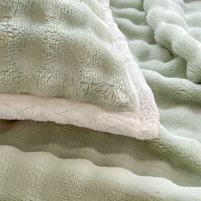 91家纺网 家纺一手货源 找家纺 芸锦豪 2024新款仿兔毛泡泡绒毛毯-包边款毛毯 茶绿-包边款