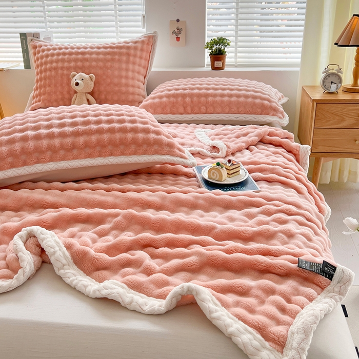 91家纺网 家纺一手货源 找家纺 芸锦豪 2024新款仿兔毛泡泡绒毛毯-包边款毛毯 樱花粉-包边款