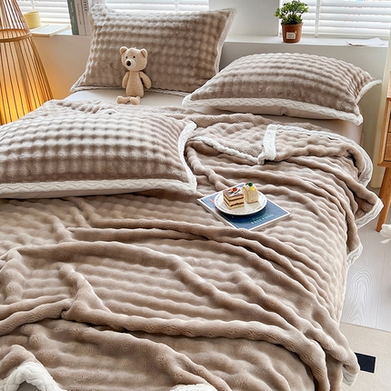 芸锦豪 2024新款仿兔毛泡泡绒毛毯-包边款毛毯 浅驼-包边款