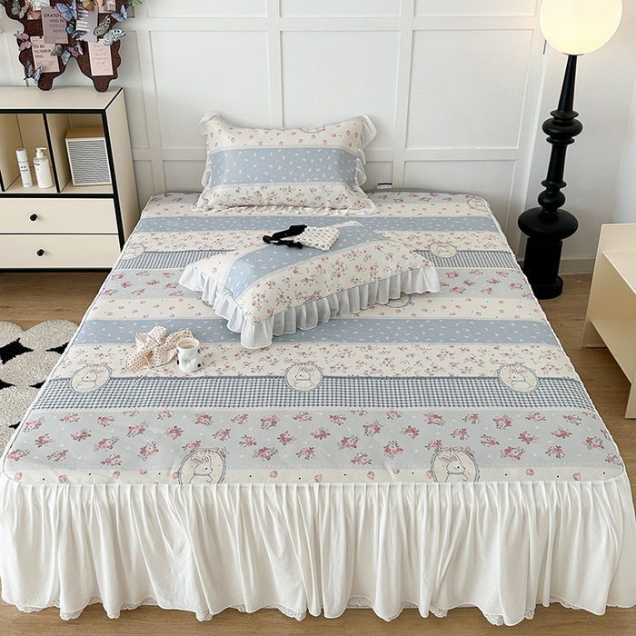 91家纺网 家纺一手货源 找家纺 昔可家纺 2024新款A类900D仙仙雪纺床裙冰丝席 蕾丝草莓兔