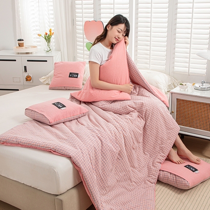 91家纺网 家纺一手货源 找家纺 （总）翰轩家居 2024新款全棉色织水洗棉抱枕被