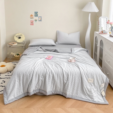 91家纺网 家纺一手货源 找家纺 （总）一加一 2025新款A类水洗棉泡泡格大豆纤维夏被