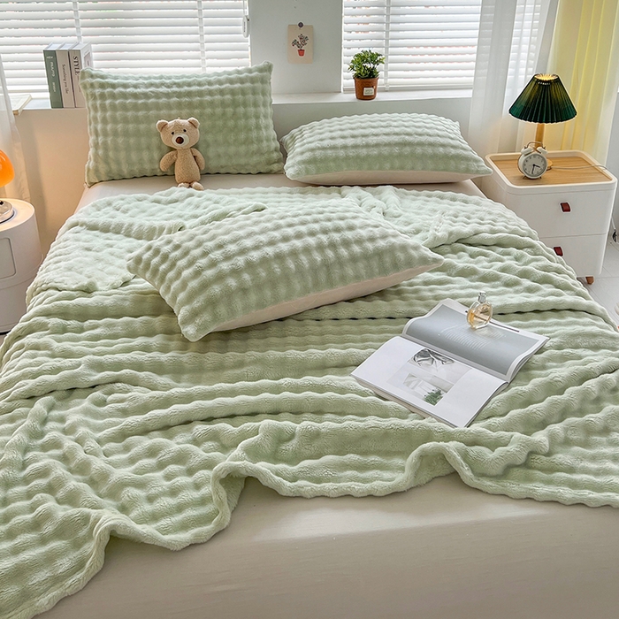 91家纺网 家纺一手货源 找家纺 芸锦豪 2024新款仿兔毛泡泡绒毛毯-卷边款毛毯 茶绿-卷边