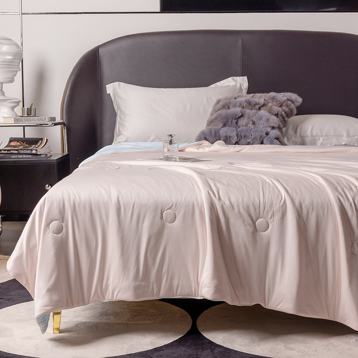 91家纺网 家纺一手货源 找家纺 小芽 2024新款凉感丝夏被 藕粉+浅蓝