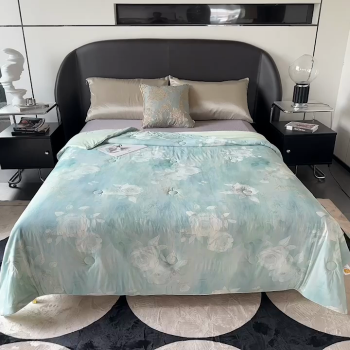 91家纺网 家纺一手货源 找家纺 小芽 2024新款凉感丝夏被 清芙蓉