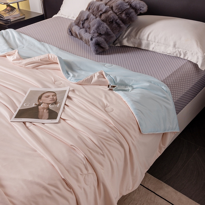 91家纺网 家纺一手货源 找家纺 小芽 2024新款凉感丝夏被 藕粉+浅蓝