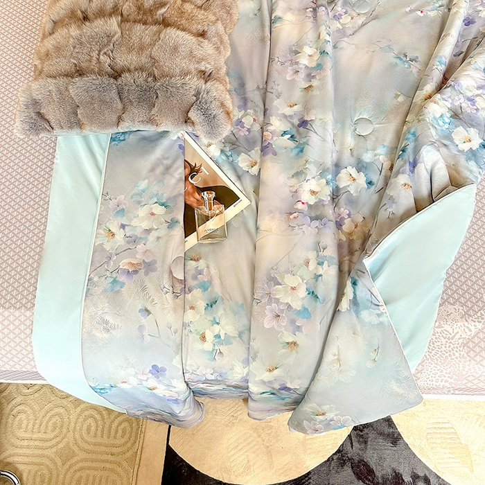 91家纺网 家纺一手货源 找家纺 小芽 2024新款凉感丝夏被 相见欢