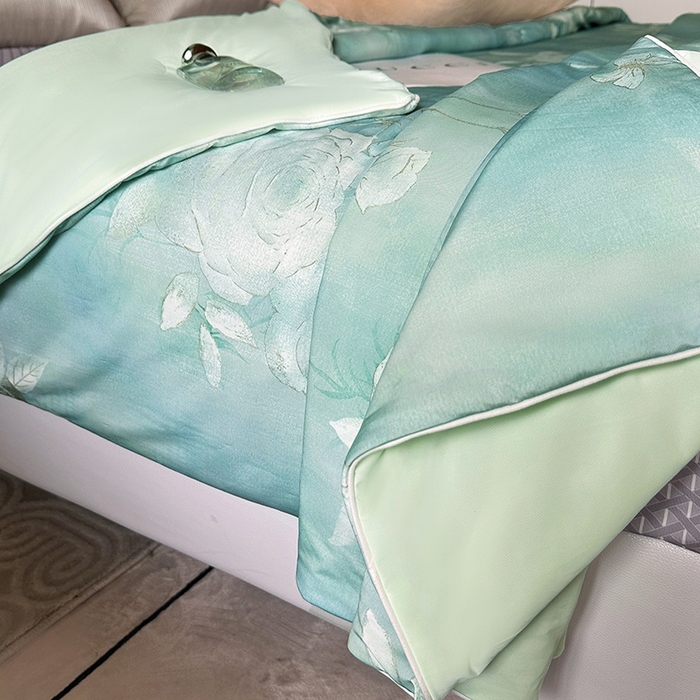 91家纺网 家纺一手货源 找家纺 小芽 2024新款凉感丝夏被 清芙蓉