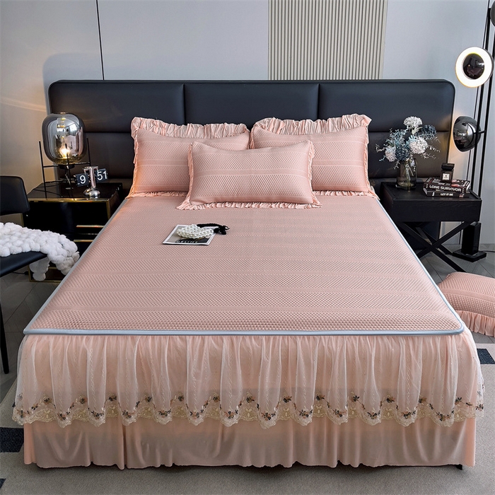 91家纺网 家纺一手货源 找家纺 恒爱家纺 2024新款倾国倾城系列冰豆豆凉感床裙款 豆沙