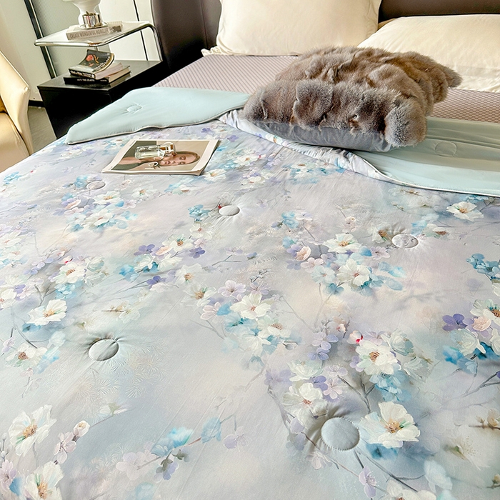 91家纺网 家纺一手货源 找家纺 小芽 2024新款凉感丝夏被 相见欢