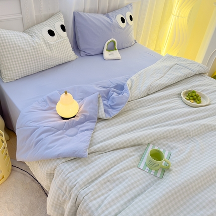 91家纺网 家纺一手货源 找家纺 颜选 2024新款热款大眼睛夏被单品夏被四件套 绿格子