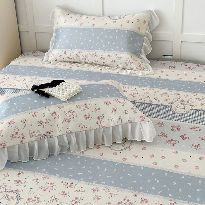 91家纺网 家纺一手货源 找家纺 昔可家纺 2024新款A类900D仙仙雪纺床裙冰丝席 蕾丝草莓兔