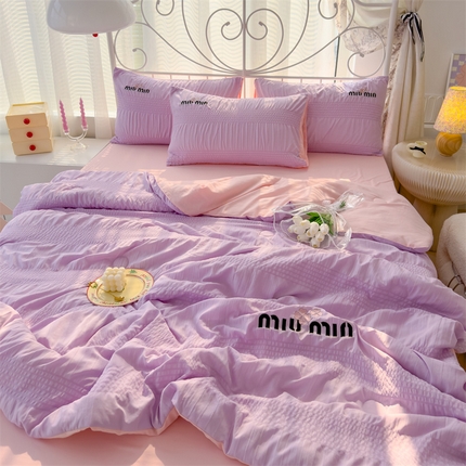 91家纺网 家纺一手货源 找家纺 （总）灰鲸 2025新款泡泡纱miumin四叶草刺绣夏被四件套