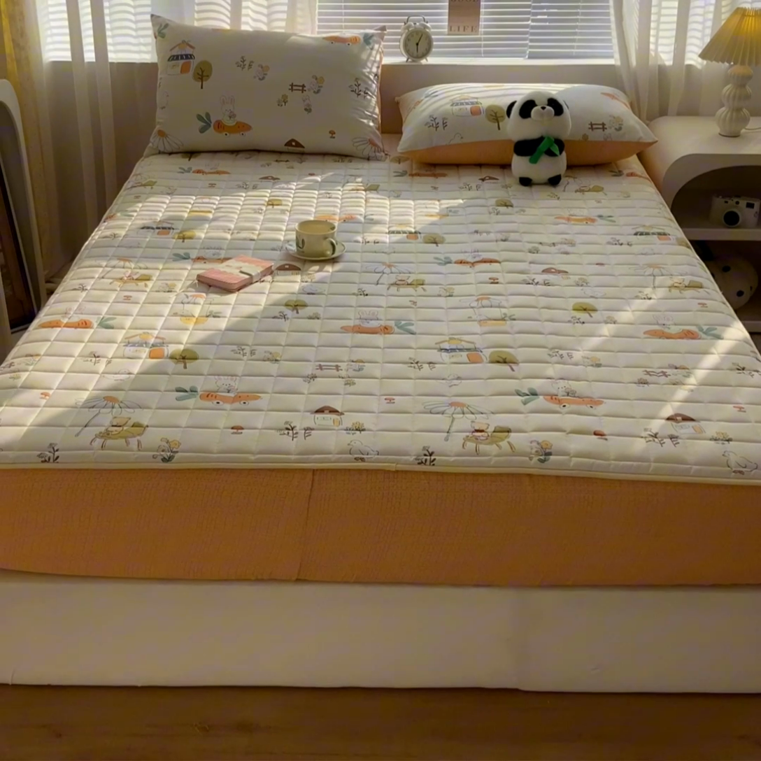91家纺网 家纺一手货源 找家纺 鑫钰 2024新款全棉印花大豆夹棉床笠床垫保护罩 田园趣事
